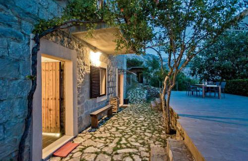 Villa Don Dan, Private Pool, Sea Views Near Split - Photo 10