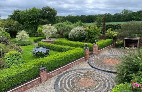 Beautiful 3 Bedroom Cottage - Picturesque Retreat - Foto 3