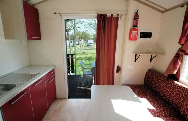 Wooden Chalet with Terrace near Beach - Photo 3