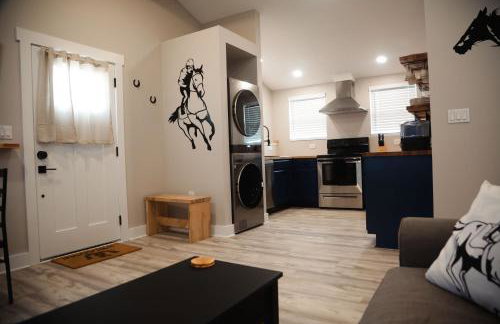 Cozy Pool & Hot Tub Retreat by Casino - Foto 8