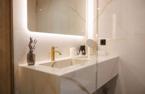 Elysian Boutique Suites - Photo 5