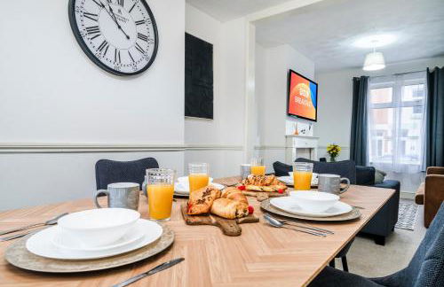 2 Bedroom House, 5 Single Beds, Fast WiFi - Photo 16