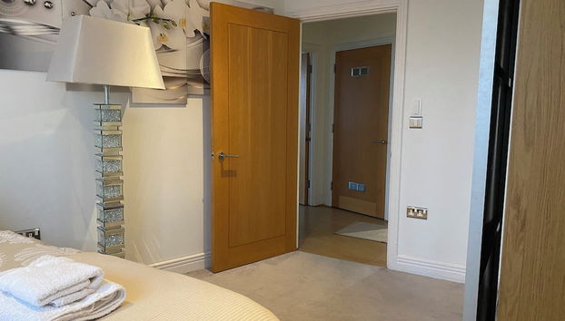 Cosy 2 Bedroom Royal Docks Apartment - Foto 5, Habitación