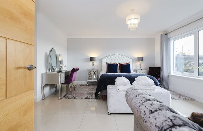 JOIVY Luxurious & Spacious 3Br House With A Hot Tub - Foto 6