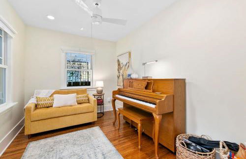 Maple Courtyard - Old Town with King Suite & Piano - Foto 9