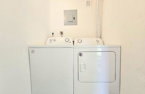 Modern 3BR Home Near Holycross Hospital - Foto 25