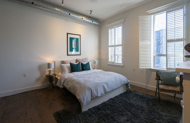 Applewood Suites - The Ossington Loft - Photo 36