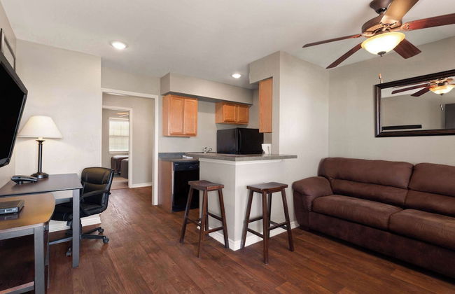 Eagle's Den Suites Cotulla a Travelodge by Wyndham - Foto 5