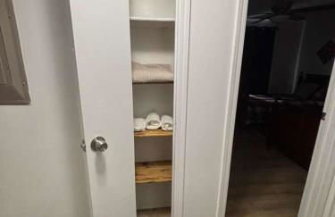 Entire Cozy Apartment Fully Renovated Modern Style - Foto 19