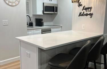 Newly Renovated Villa with King Bed and Amenities, 1 mile to Mohegan Sun - Foto 9