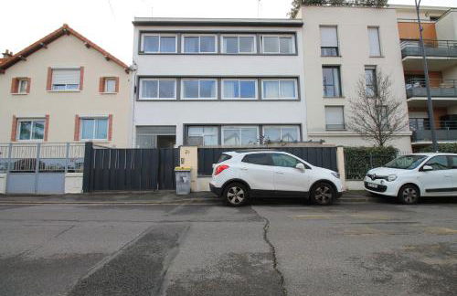 City Loft with rooftop view by Escale-Marne - M8 Tour Eiffel - Parking Gratuit - 201 - Foto 22