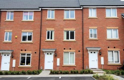 Stylish Spacious 4 Bed Townhouse near station with Parking & High Speed WiFi - Foto 4