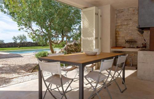 Beautiful restored farmhouse with private pool and gardens - Foto 7