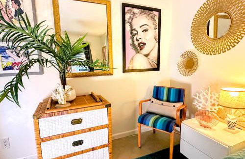 The Twin Palms Art House - vibrant, design-centric oasis, 2 mi to dowtown PS ID 3629 - Foto 25