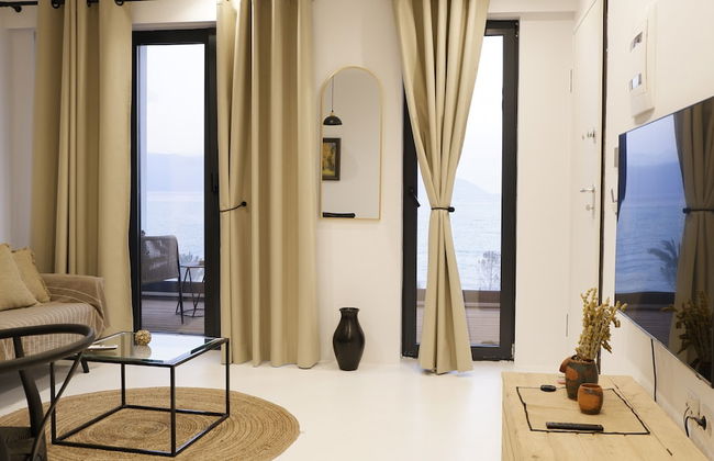 AZAR LUXURY SUITES - Photo 61