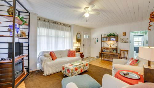 Unwind Fireside and Walk to Dtwn! Tyron Retreat - Foto 5