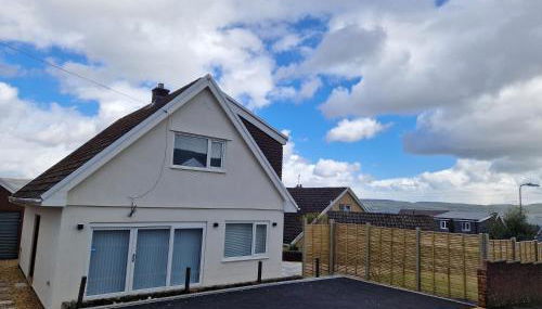 Modern Detached 3 bedroom home with off-road parking & bike store - Foto 1