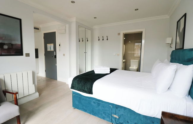 High Street Kensington by Viridian Apartments - Photo 14