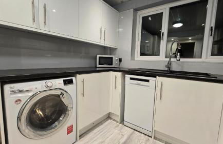 Serene 3-Bedroom Family Rochdale Home with Garden - Foto 29