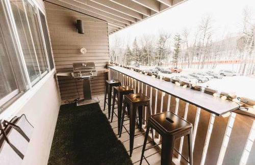 Sunday River Ski In Ski Out Mountain View Condo with Hot Tub Pool and Sauna! - Foto 26