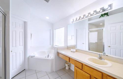 4BR Family Resort Home - Private pool & Games Room - Foto 40