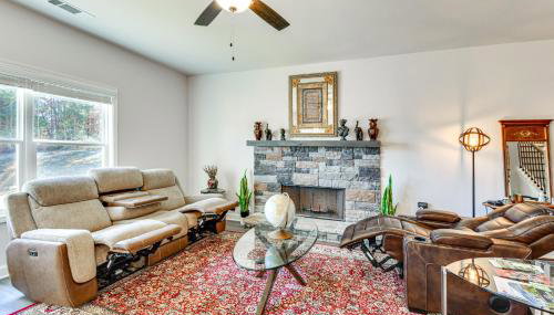 Work, Explore & Relax: Modern Townhome in Lula! - Photo 1