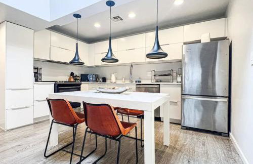 Bright 2-BR Home Near LAX with Shared Yard - SH2-LAD - Foto 2