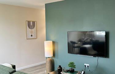 Centrally Located Flat By Ankers Short Term Rental Manchester Perfect for Monthly Stay - Photo 9