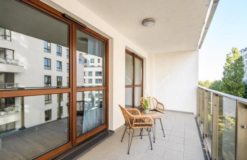 West Side Apartment - Photo 19