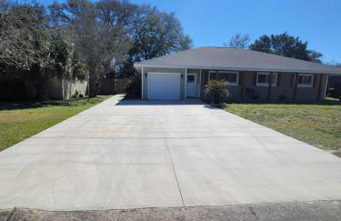 Silvia's Serenity Beach Home with New Salt Water Pool - Foto 28