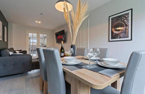 Exquisite 7 Bedroom 5 Bathroom House - Over 1900 sqft - Close to City Centre with Free Parking, Fast W-Fi and SmartTVs by Yoko Property - Foto 40