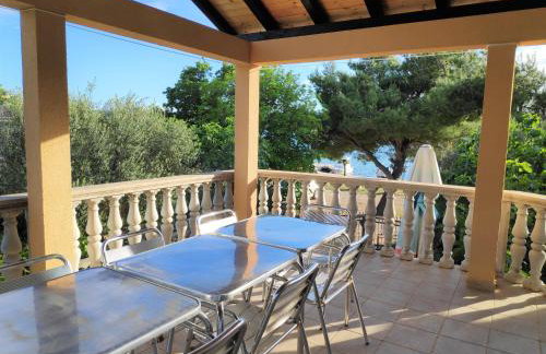 VILLA PUNTA BLAVA - Beachfront Family Villa with Sea View - no pets allowed - Foto 31
