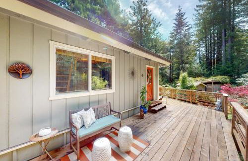 Mendocino Cozy Cabin-Large Patio Grill & Garden - Photo 25