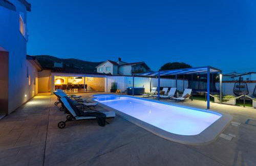 Beautiful Holiday Home "Villa Luka" - Foto 13