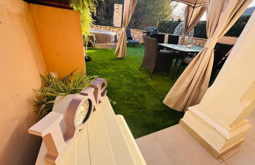 Calpe Casa adosada entorno playa y montaña tranquilidad relax jacuzzi piscina wifi aire jardin barbacoa y parking - Foto 37