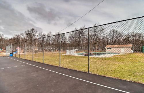 Game Room and Home Theater! Immaculate Poconos Lodge - Foto 41