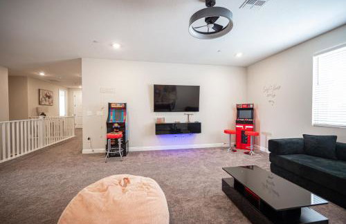 Modern Spacious 6BR Villa with Game Loft 5 Min to Strip, Stadium & Shopping! - Foto 49