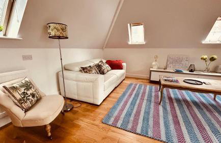 Entire house with garden 5 mins from the tube - Foto 6