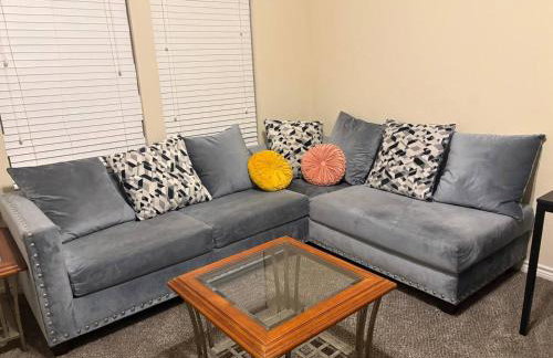 Spacious 4200 sqft - 6 bdrms 4 bath - Gym - Pets OK Near PGA - Universal KIDS - Star Frisco - Photo 1