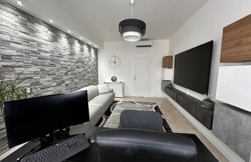 Amazing Varese Central Apartment - Photo 8