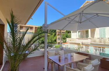 Sanary- La vie est belle- Centre Ville 2 minutes à pied- Plage 5 minutes - Foto 1