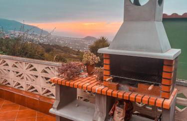 Apartment with Huge Deck Nestled in Marvelous Gardens - Nidos - Foto 2