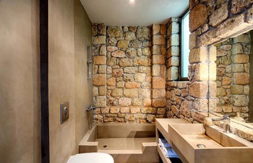 Euphoria Suites - Photo 18