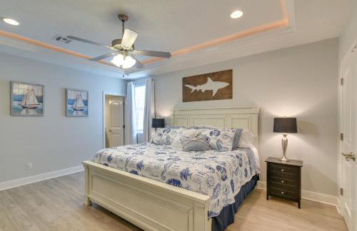 Luxe Crystal Beach Retreat with Views! Walk to Shore - Foto 13