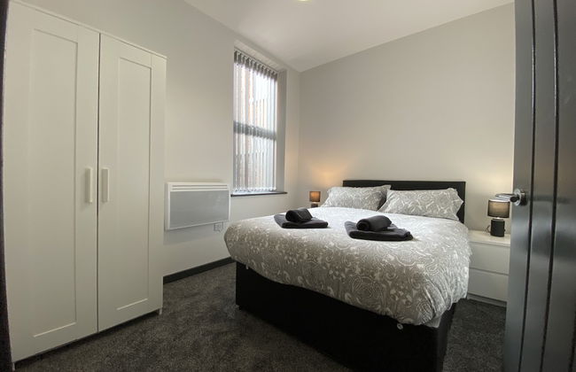 StayCrewe Apartments - Photo 2