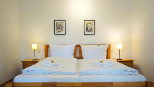 Wohnensemble mit 3 separaten Bereichen- 2 Küchen- 3 Badezimmer- 10 Personen- Garten- Parkplatz - Foto 4