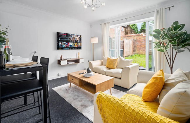 Cute Modern Mews Home in Oldbury - Foto 1