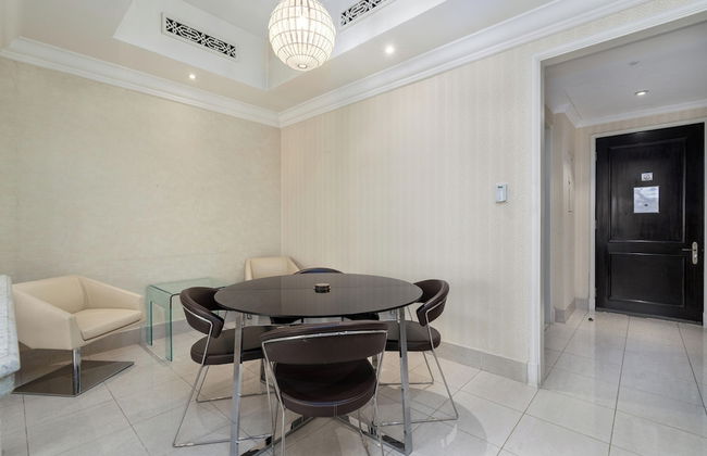 Lux BnB I Souk Al Bahar I Burj Khalifa Views - Photo 14