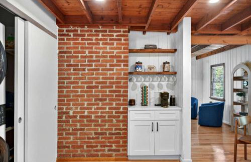 Cabin w River Access Fire Pit Grill WiFi & More - Foto 25