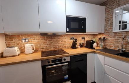 Boxford Lodge - Serviced Apartment in Bracknell, near Ascot & Windsor, Free Parking - Foto 18